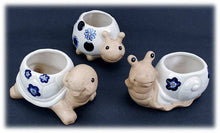 Load image into Gallery viewer, Ceramic Blue &amp; White Garden Critter Pot - 2 size options
