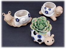 Load image into Gallery viewer, Ceramic Blue &amp; White Garden Critter Pot - 2 size options
